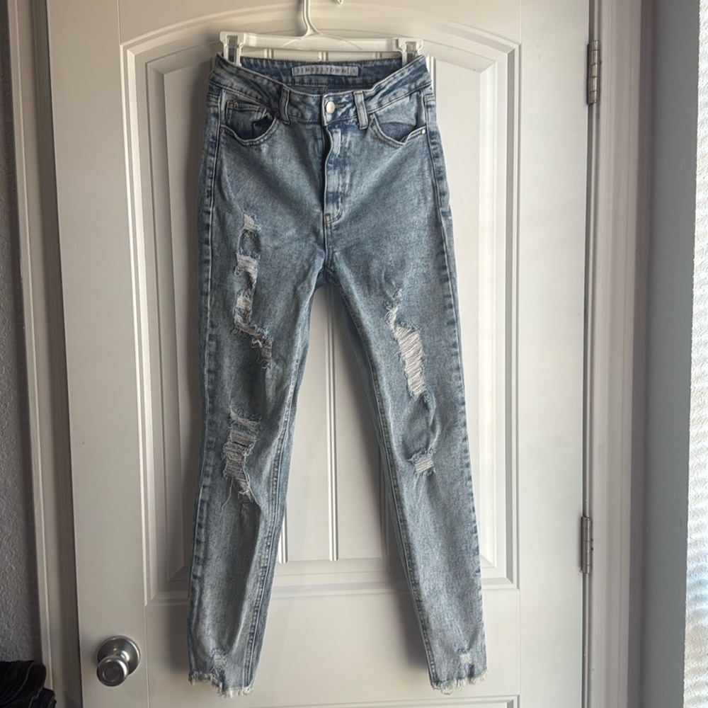 Size 5 juniors Tinseltown distressed skinny jeans